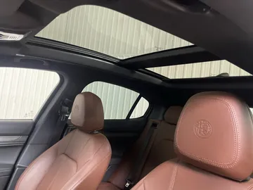 2023 Alfa Romeo Stelvio - image 6