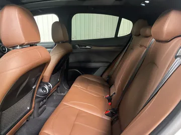 2023 Alfa Romeo Stelvio - image 15