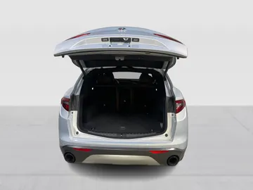 2023 Alfa Romeo Stelvio - image 13