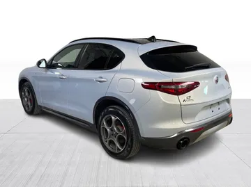 2023 Alfa Romeo Stelvio - image 11