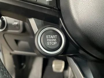 2023 Alfa Romeo Stelvio - image 27