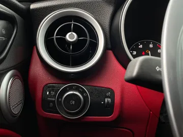 2020 Alfa Romeo Stelvio - image 29
