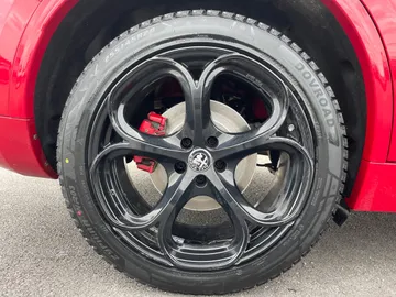 2020 Alfa Romeo Stelvio - image 7