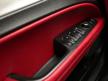 2020 Alfa Romeo Stelvio - image 24