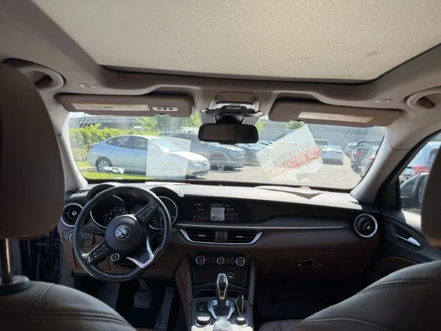2021 Alfa Romeo Stelvio — photo 6