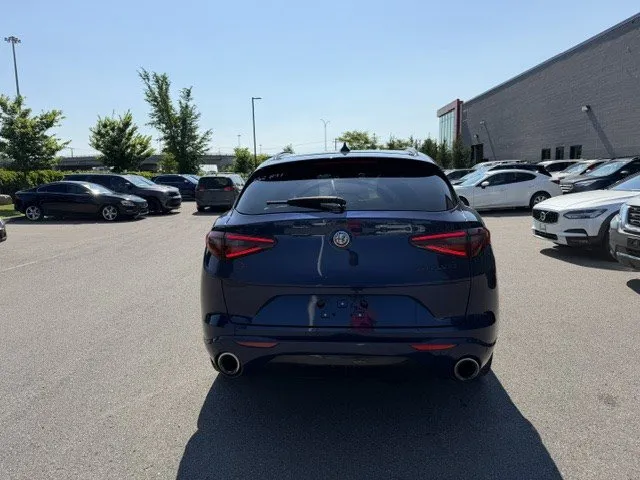 2021 Alfa Romeo Stelvio — photo 5