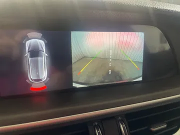 2022 Alfa Romeo Stelvio - image 25