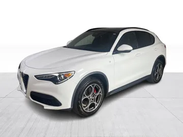2022 Alfa Romeo Stelvio - image 9