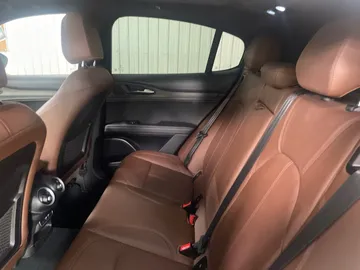 2022 Alfa Romeo Stelvio - image 15
