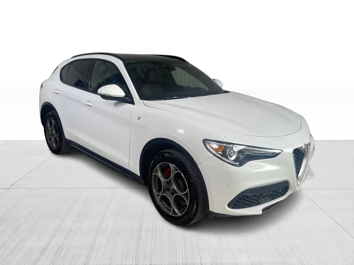 2022 Alfa Romeo Stelvio