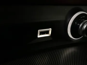 2021 Alfa Romeo Stelvio - image 29