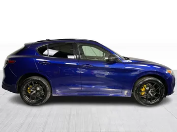 2021 Alfa Romeo Stelvio - image 9