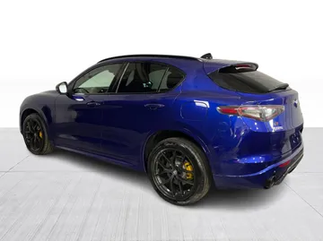 2021 Alfa Romeo Stelvio - image 6