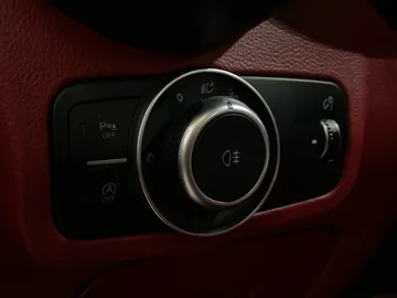 2021 Alfa Romeo Stelvio - image 18