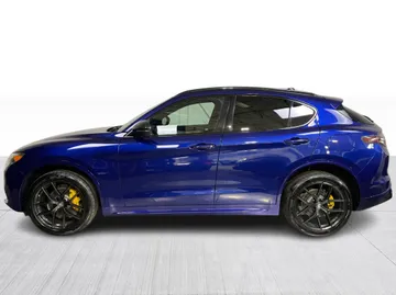 2021 Alfa Romeo Stelvio - image 4