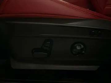 2021 Alfa Romeo Stelvio - image 19