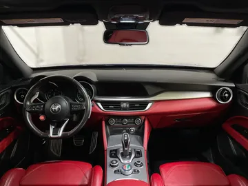 2021 Alfa Romeo Stelvio - image 14