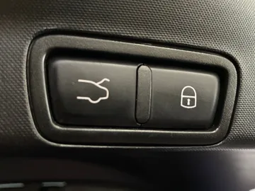 2021 Alfa Romeo Stelvio - image 22