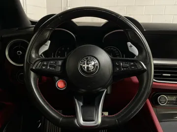 2021 Alfa Romeo Stelvio - image 17