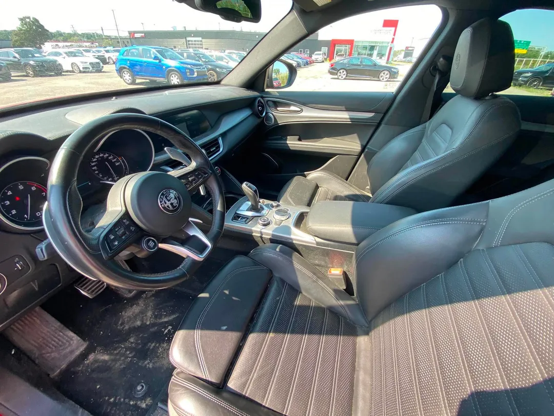 2023 Alfa Romeo Stelvio — photo 6