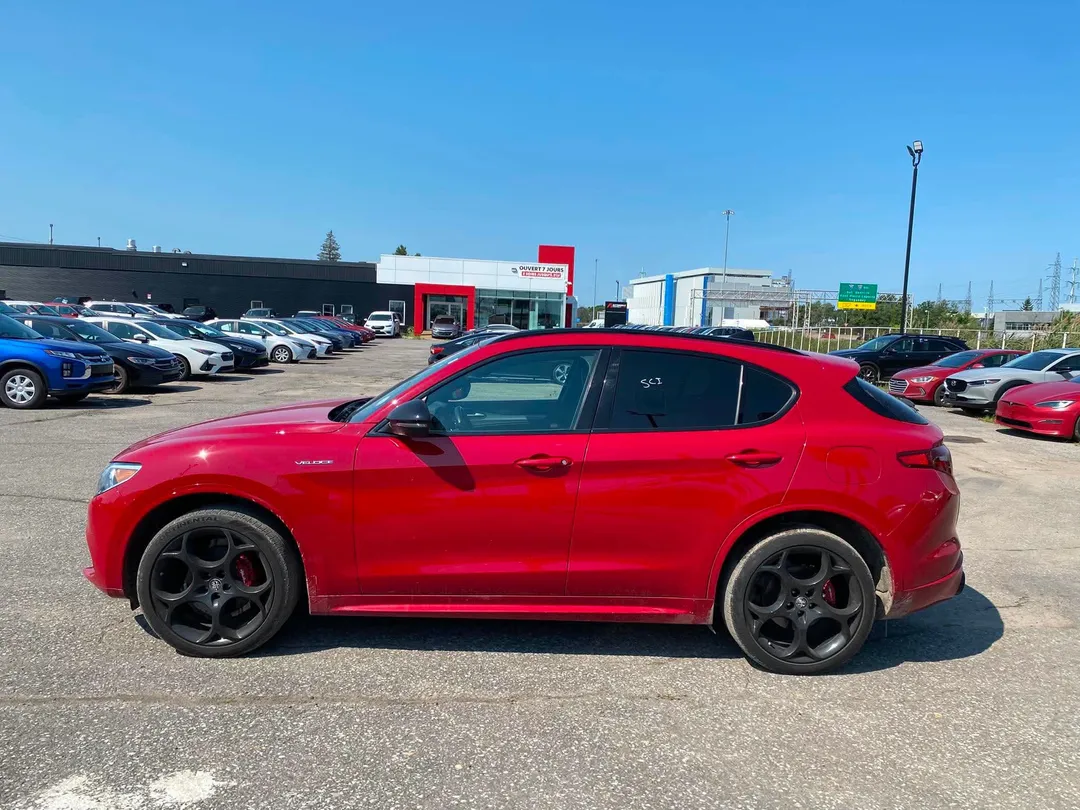 2023 Alfa Romeo Stelvio — photo 5