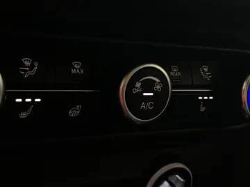 2023 Alfa Romeo Stelvio - image 30