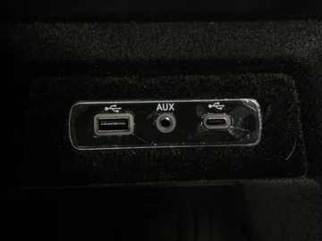 2023 Alfa Romeo Stelvio - image 34