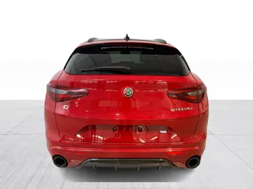 2023 Alfa Romeo Stelvio - image 7