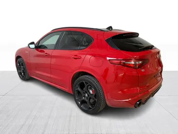 2023 Alfa Romeo Stelvio - image 6