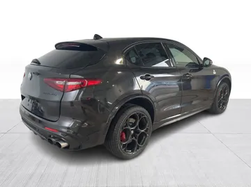 2021 Alfa Romeo Stelvio - image 15