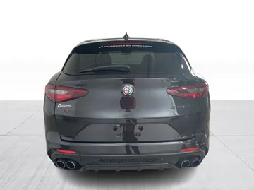 2021 Alfa Romeo Stelvio - image 13
