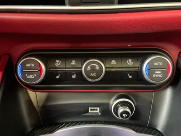 2021 Alfa Romeo Stelvio - image 25