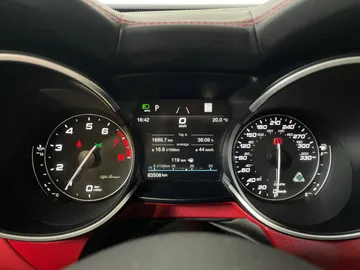 2021 Alfa Romeo Stelvio - image 18