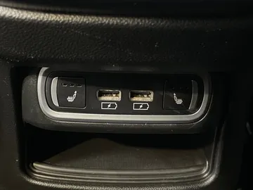 2021 Alfa Romeo Stelvio - image 30