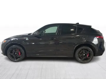 2021 Alfa Romeo Stelvio - image 11