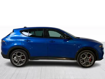 2024 Alfa Romeo Tonale - image 2