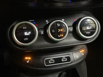 2023 FIAT 500X - image 22