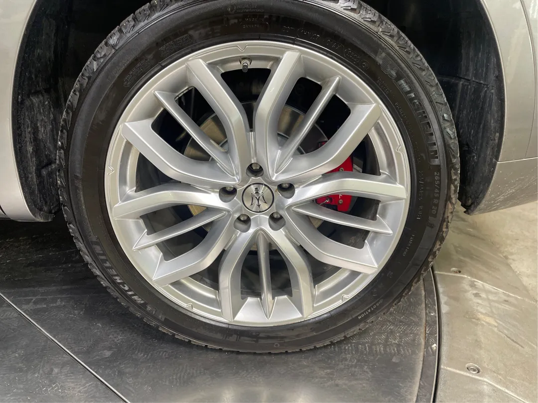 2022 Maserati Levante — photo 6