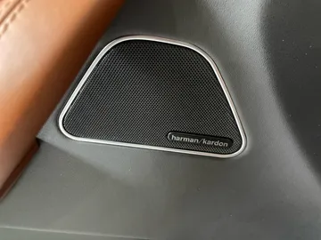 2022 Maserati Levante - image 28