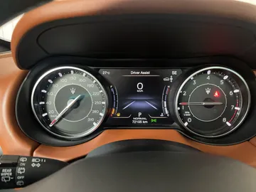 2022 Maserati Levante - image 17