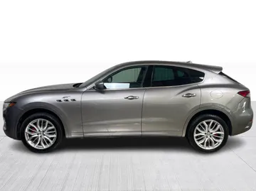 2022 Maserati Levante - image 10
