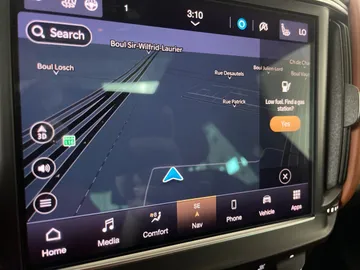 2022 Maserati Levante - image 24