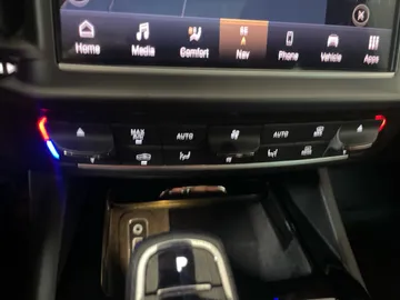 2022 Maserati Levante - image 26