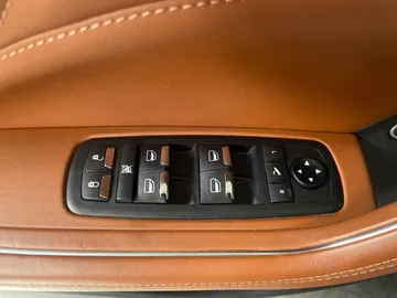 2022 Maserati Levante - image 29