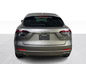 2022 Maserati Levante - image 12