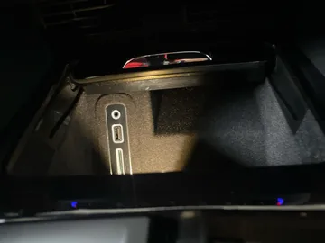2022 Maserati Levante - image 32
