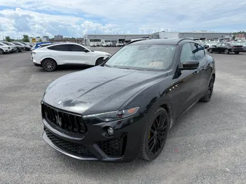 2022 Maserati Levante - image 3