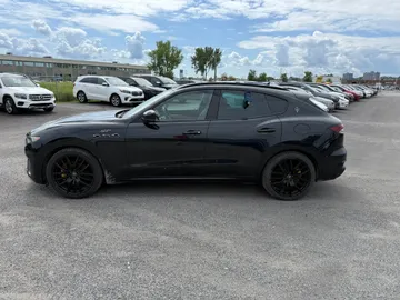 2022 Maserati Levante - image 4
