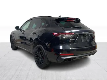 2021 Maserati Levante - image 12