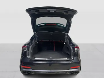 2021 Maserati Levante - image 14
